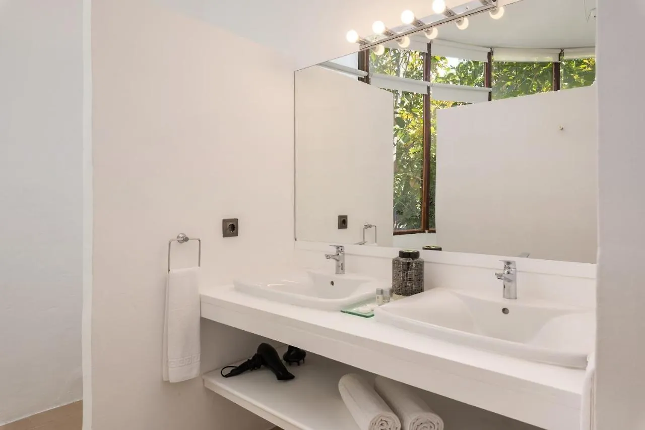 Spacious, Well Appointed, In A Wonderful Raised Location And Stunning Sea Views Costa Adeje  Spain