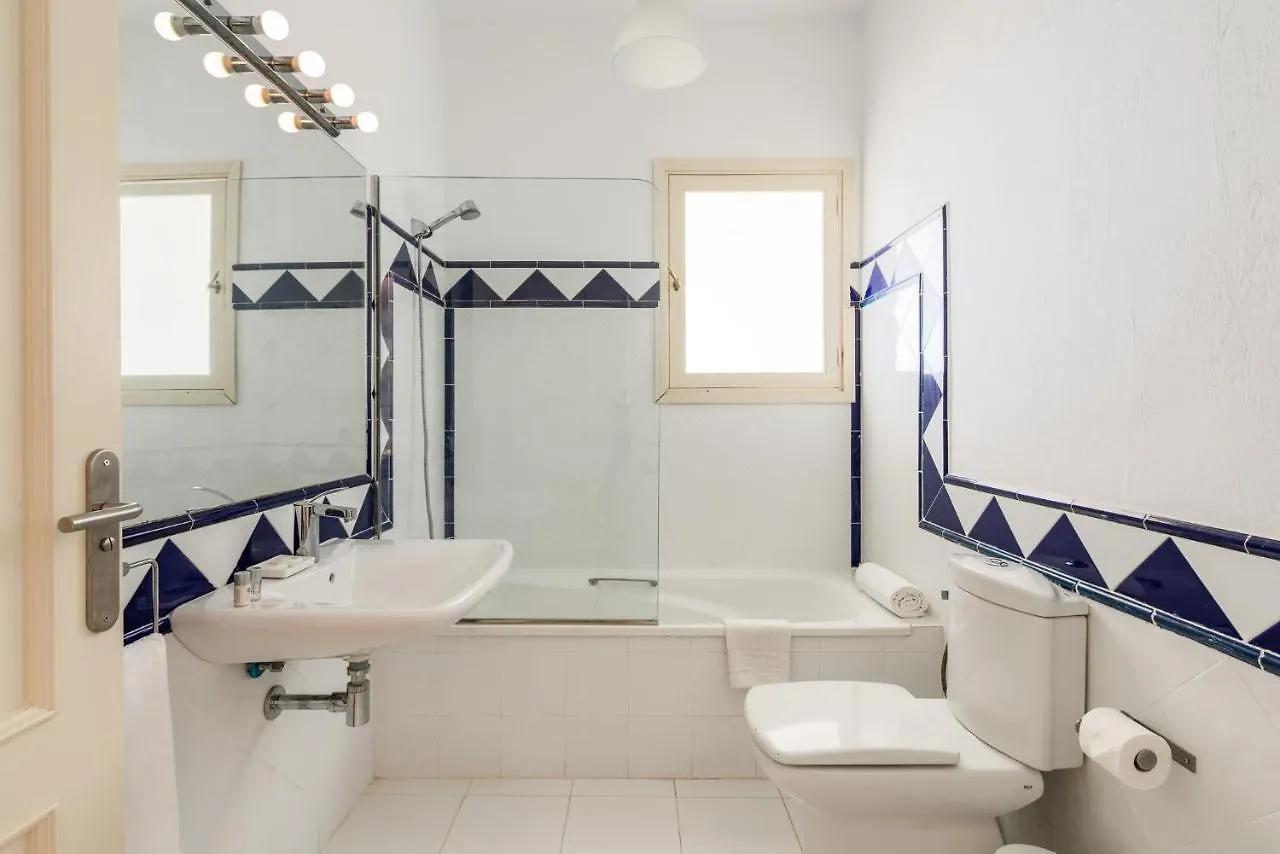 Villa Spacious, Well Appointed, In A Wonderful Raised Location And Stunning Sea Views Costa Adeje