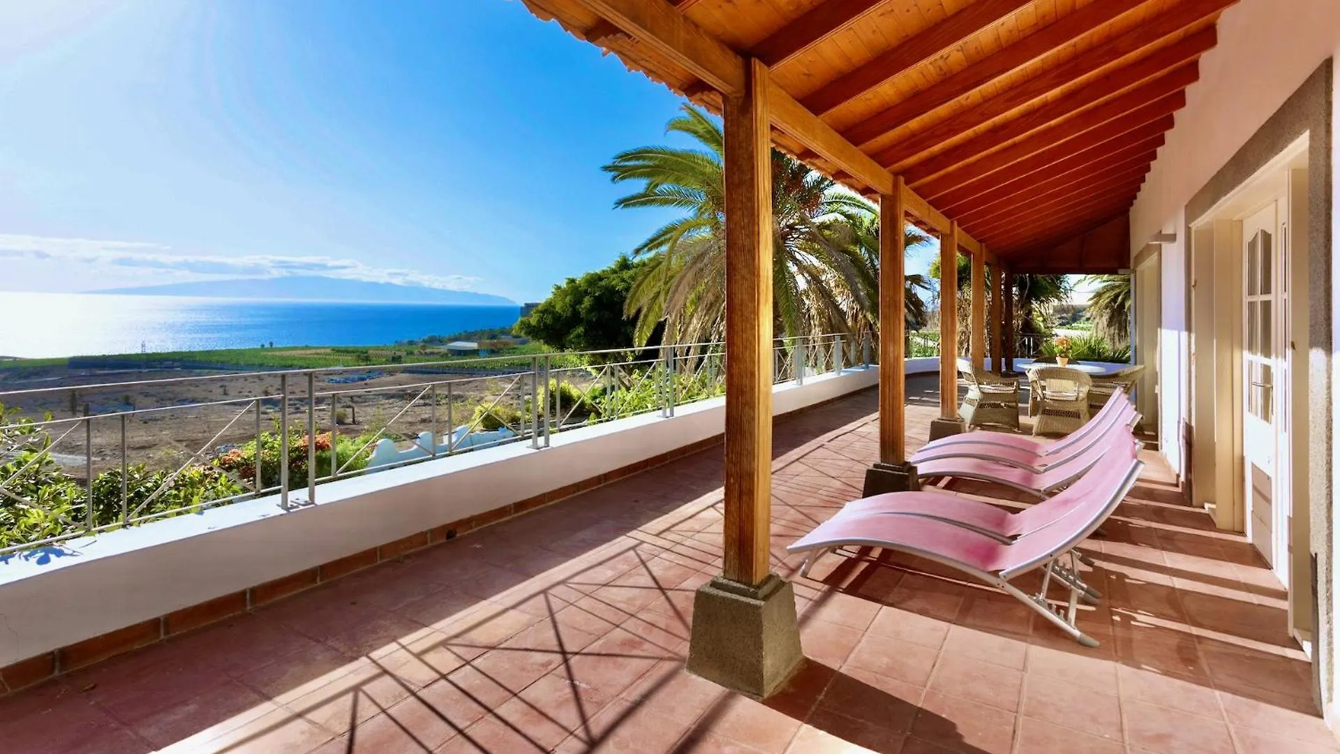 Spacious, Well Appointed, In A Wonderful Raised Location And Stunning Sea Views Costa Adeje