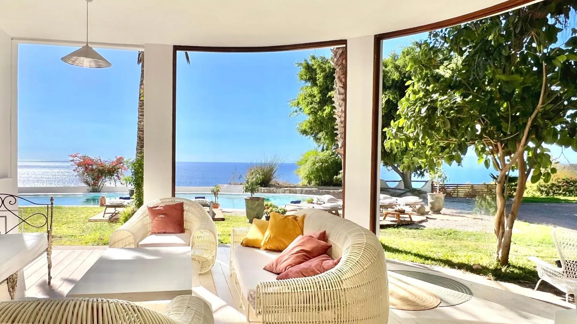 Spacious, Well Appointed, In A Wonderful Raised Location And Stunning Sea Views Costa Adeje  Costa Adeje (Tenerife)