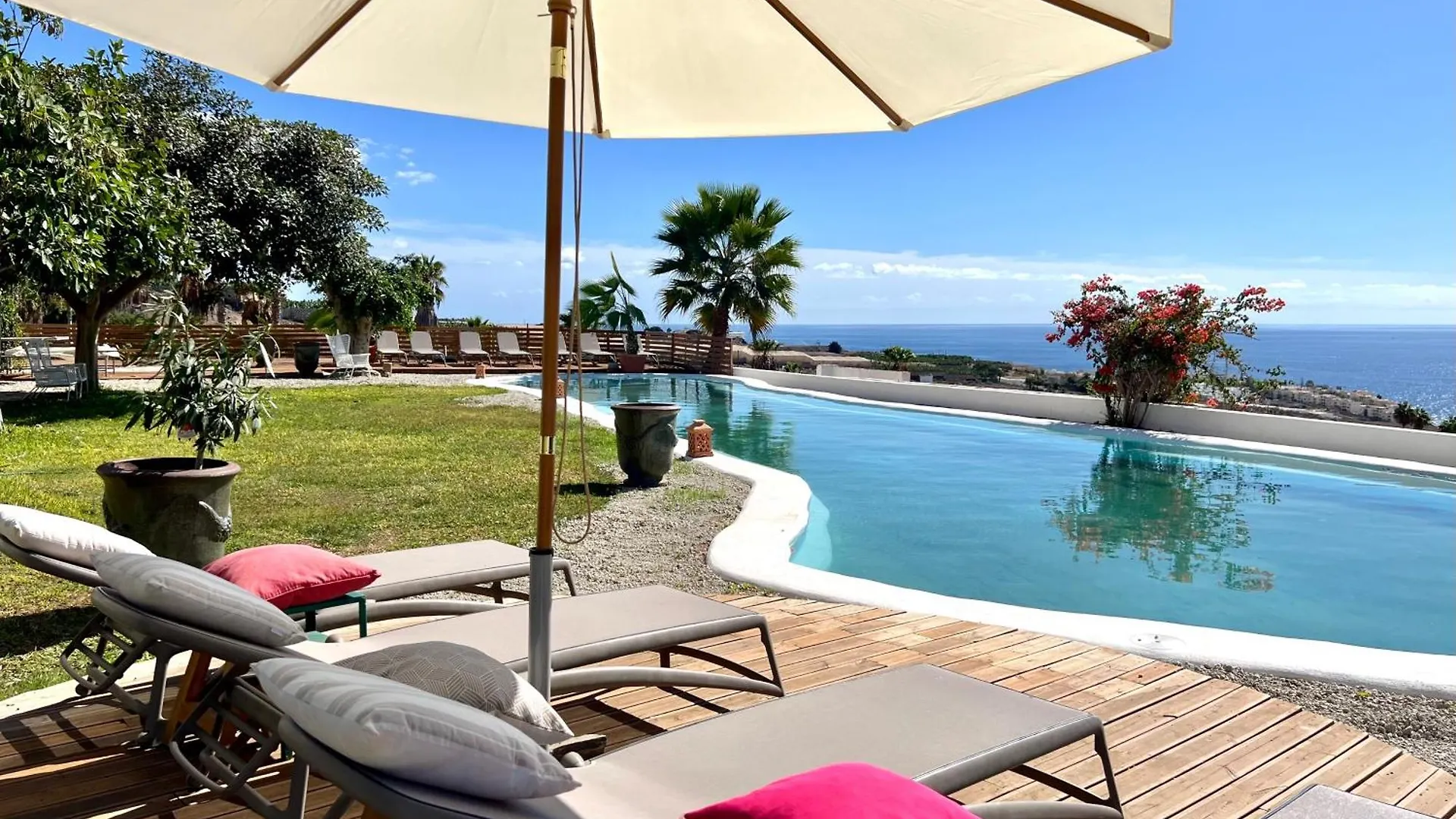 Spacious, Well Appointed, In A Wonderful Raised Location And Stunning Sea Views Costa Adeje  Spain
