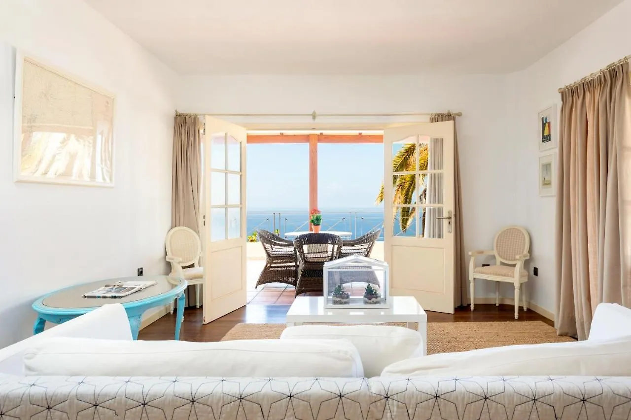 Spacious, Well Appointed, In A Wonderful Raised Location And Stunning Sea Views Costa Adeje  0*, Costa Adeje (Tenerife) Španělsko